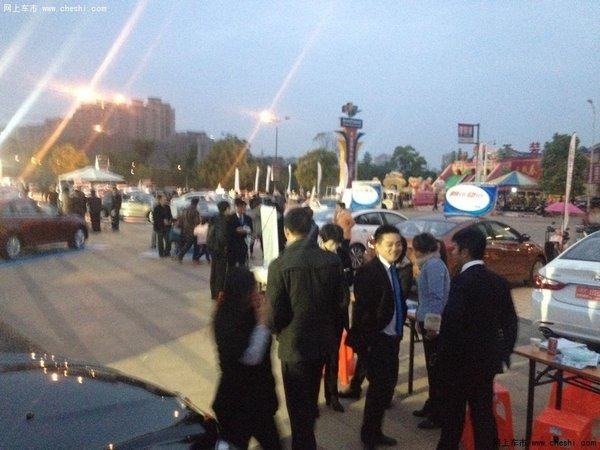迪隆汽车广场白天鹅公园车展