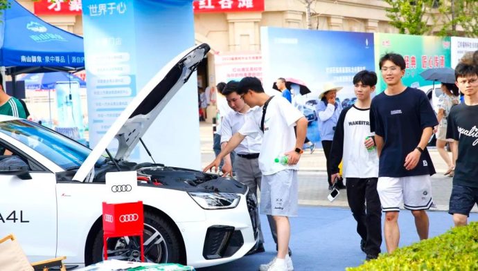 南昌龙舟赛汽车展