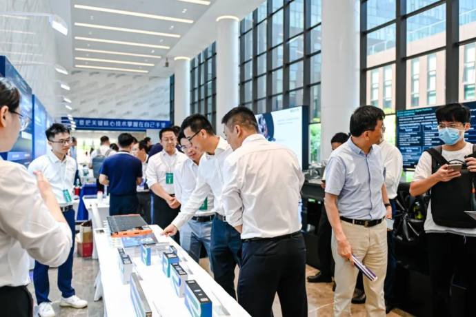 智能网联与汽车电子技术展