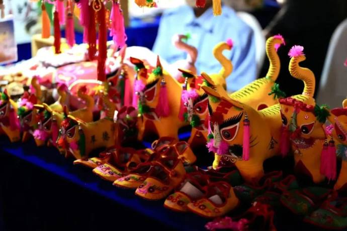 东港黄河大集车展